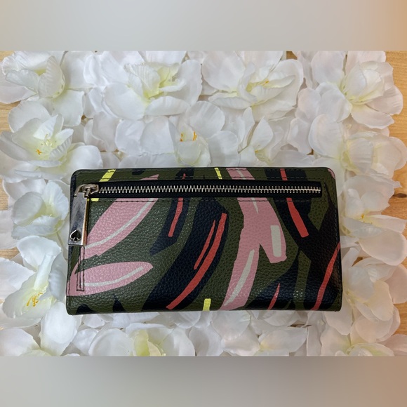 Kate Spade Staci Large Slim Bifold Wallet.
Tropic Leaves - Picture 2 of 9